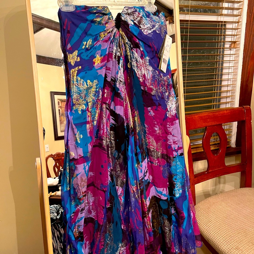 I’m selling a dress!
